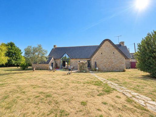 Maison 5 pièces 188 m² · à Saint-Lyphard · 188 m² · 679 500 €