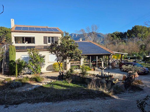 Maison 11 pièces 250 m² · à Aubagne · 250 m² · 820 000 €