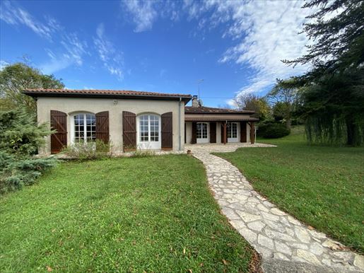 5 pièces 132 m² · à Nérac · 132 m² · 199 000 €