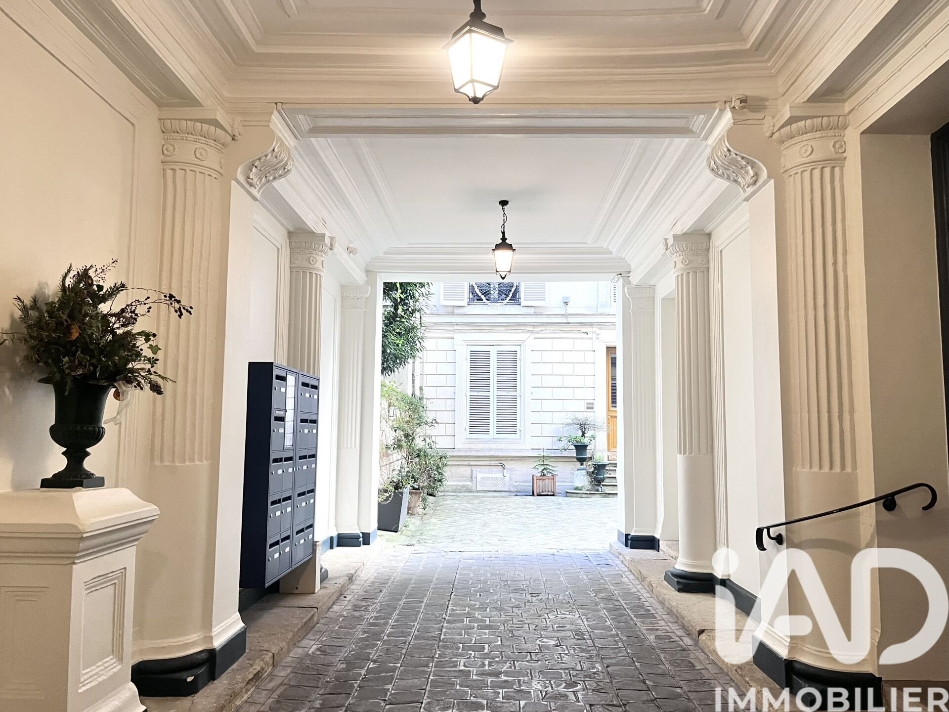Apartment for Sale with 5 Rooms - View 2