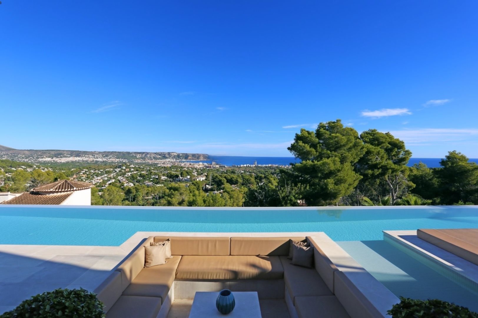 Purchase: House (03730) - View 3