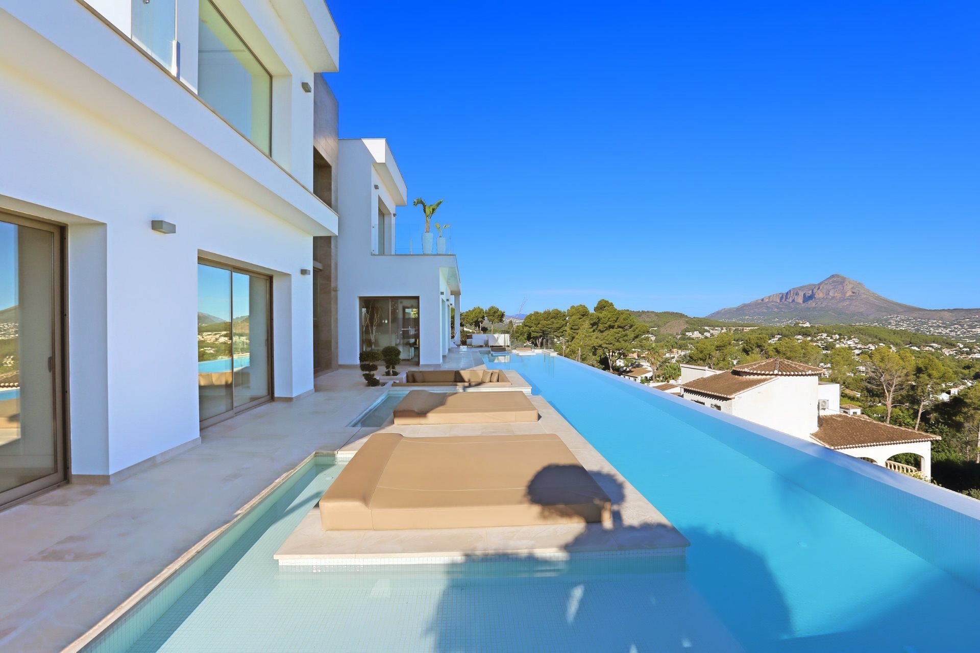 Purchase: House (03730) - View 4
