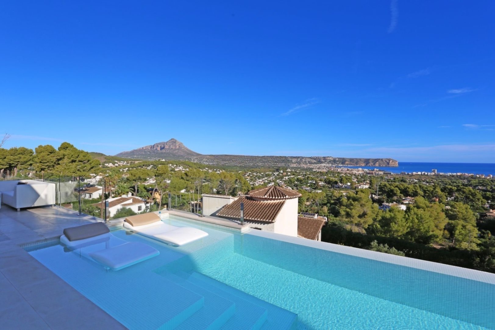 Purchase: House (03730) - View 5
