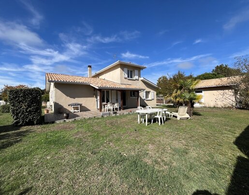 Maison 5 pièces 151 m² · à Hourtin · 151 m² · 435 000 €