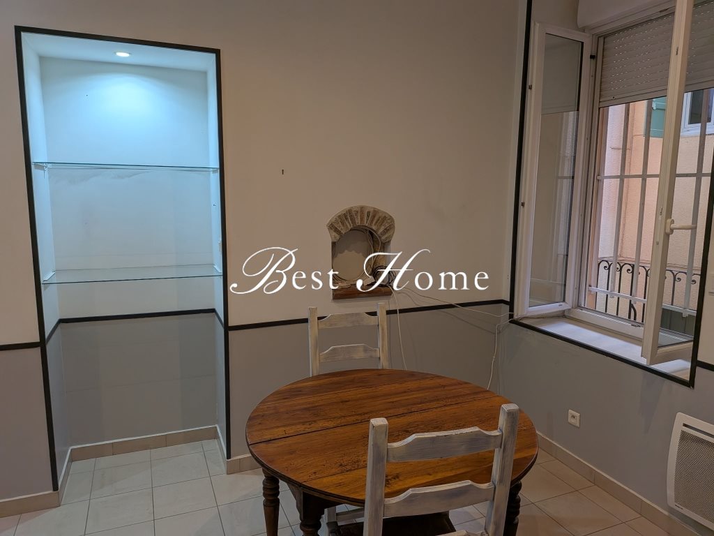 Appartement à louer, 27m², Nîmes