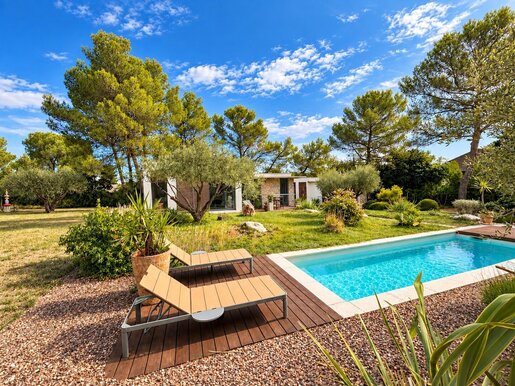 Maison 5 pièces 156 m² · à Nîmes · 156 m² · 790 000 €