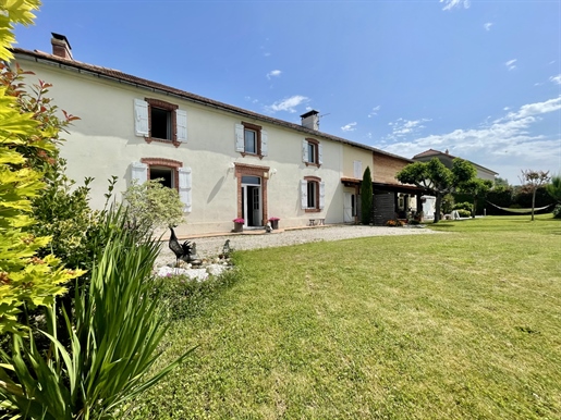 Maison 5 pièces 205 m² · à Vic-en-Bigorre · 205 m² · 316 200 €
