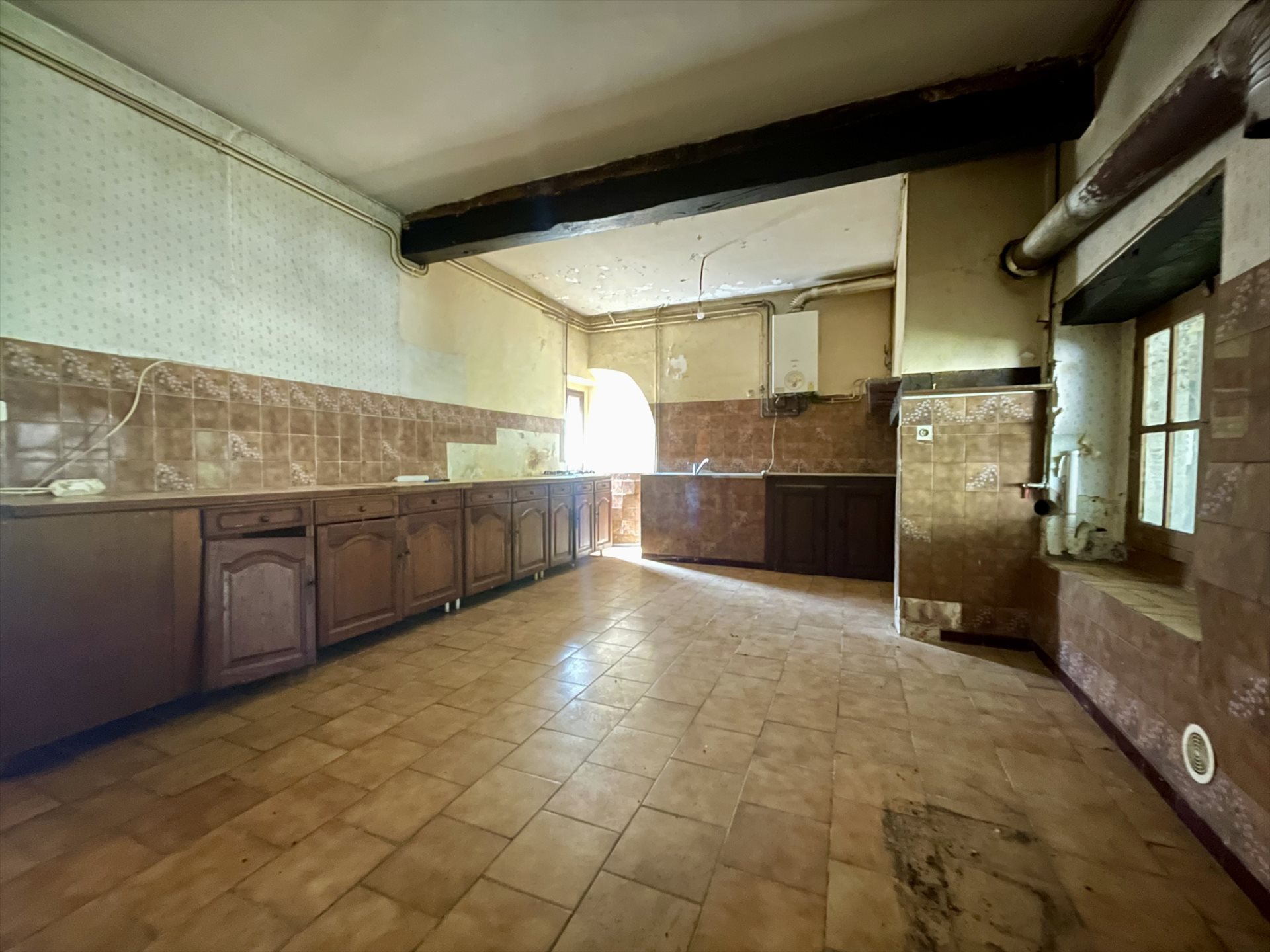House with 5 bedrooms and 1,400 m² of land - Vue 3
