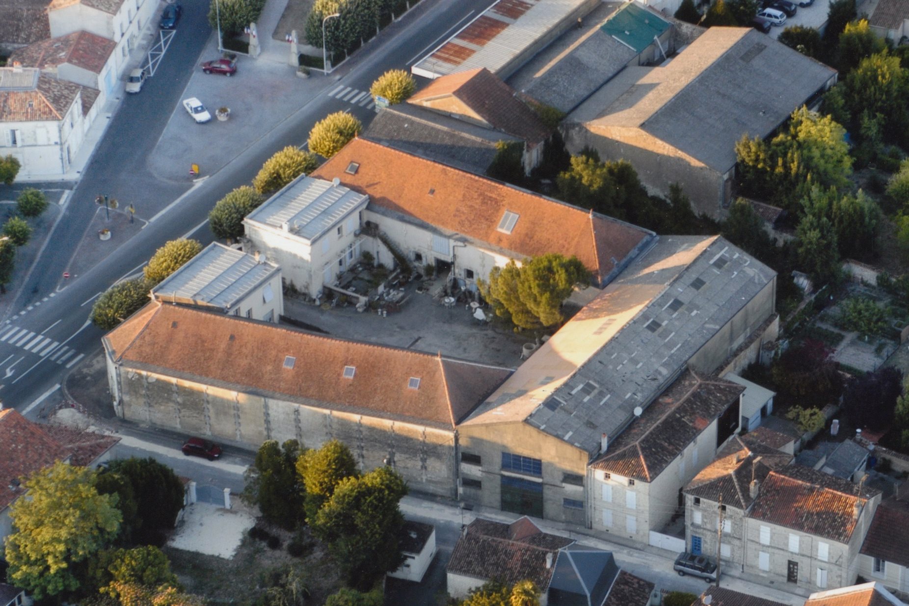 Maison à vendre, 1800m², Saint-Jean-d'Angély