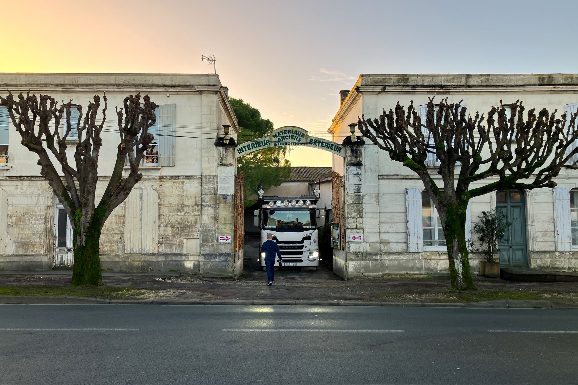 Maison à vendre, 1800m², Saint-Jean-d'Angély