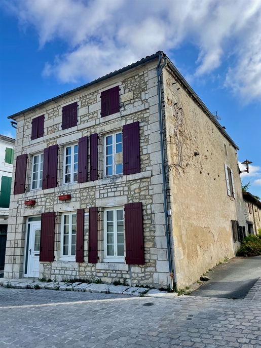 Maison 5 pièces 136 m² · à Saint-Porchaire · 136 m² · 117 167 €