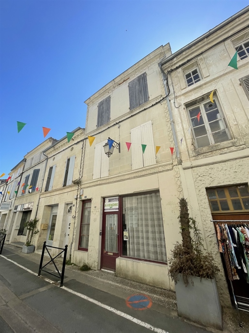 Maison 7 pièces 161 m² · à Saint-Savinien · 161 m² · 117 700 €