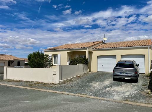 Maison 5 pièces 128 m² · à Saint-Savinien · 128 m² · 252 000 €