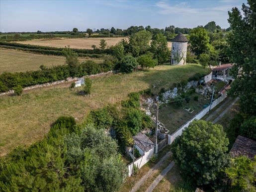 3 pièces 36 m² · à Saint-Savinien · 36 m² · 29 000 €