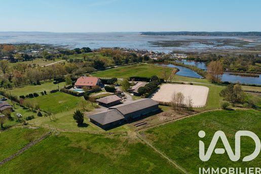 Maison 12 pièces 450 m² · à Arès · 450 m² · 4 890 000 €
