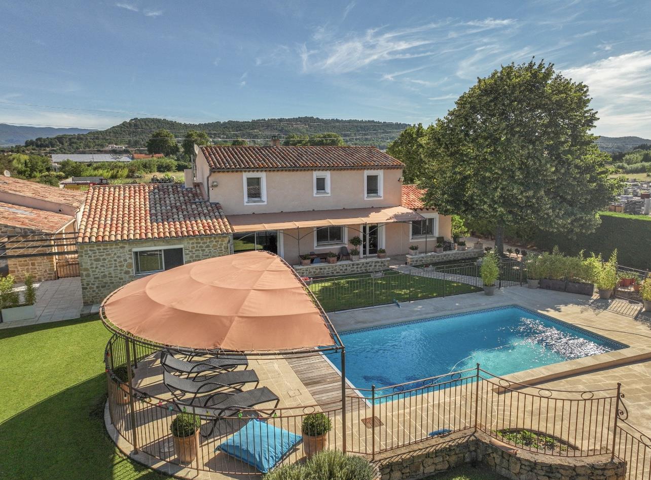 Maison à vendre, 260m², Ansouis