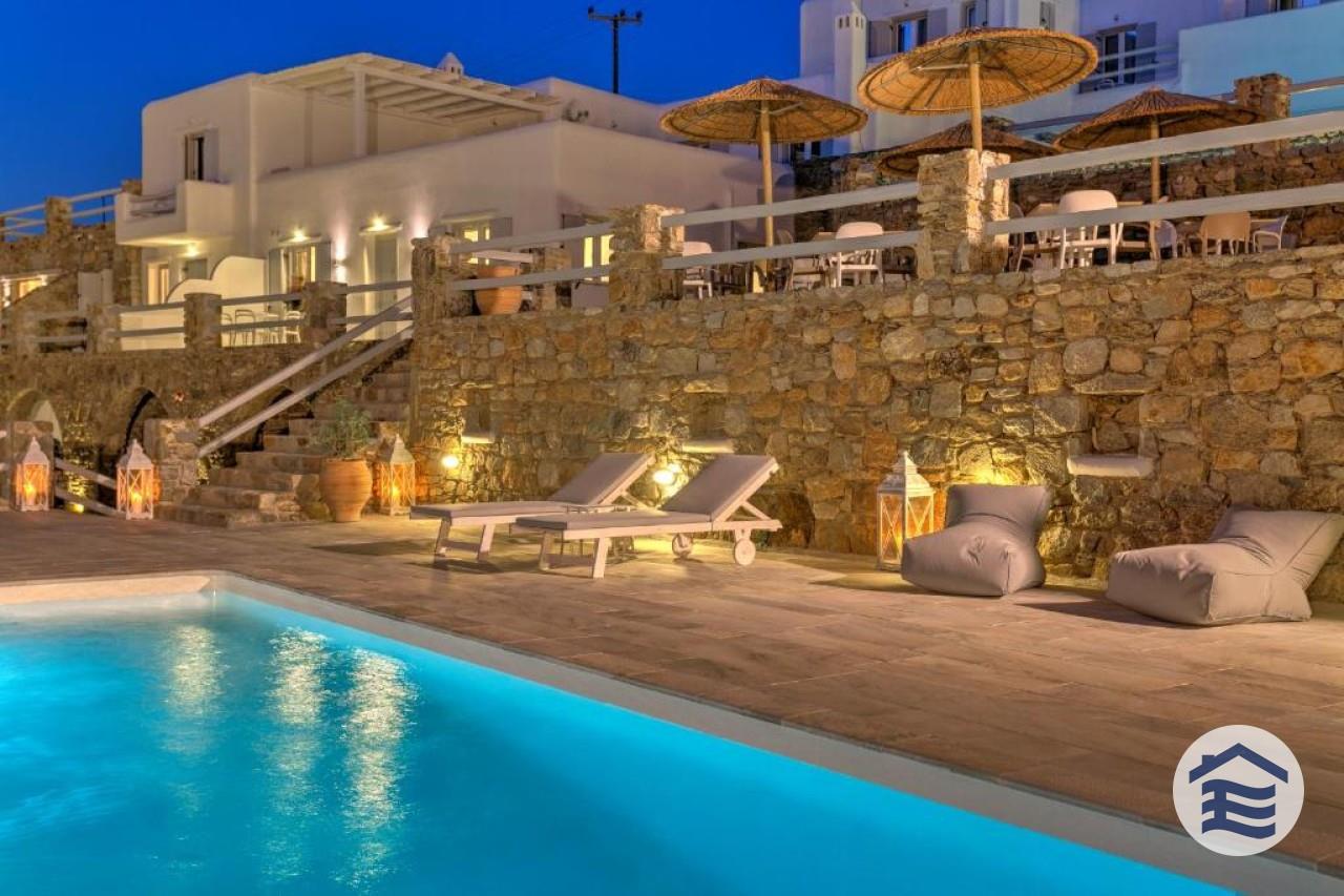 Hotel with villas in Mykonos