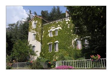 Maison 15 pièces 412 m² · à Vals-les-Bains · 412 m² · 850 000 €