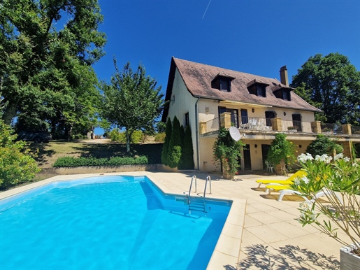 6 pièces 134 m² · à Saint-Cyprien · 134 m² · 395 000 €
