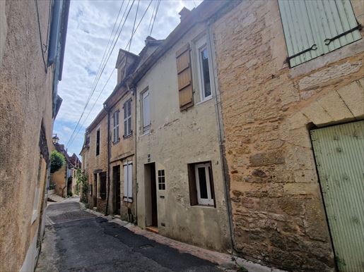 Maison 6 pièces 122 m² · à Le Bugue · 122 m² · 75 000 €