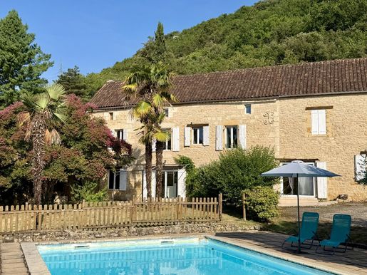 Maison 8 pièces 230 m² · à Saint-Cyprien · 230 m² · 328 600 €