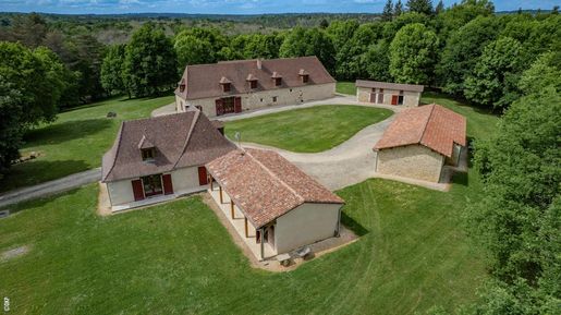 Maison 5 pièces 160 m² · à Saint-Pierre-de-Chignac · 160 m² · 1 575 000 €