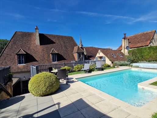 Maison 6 pièces 223 m² · à Le Bugue · 223 m² · 575 000 €