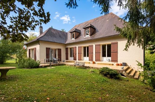Maison 6 pièces 220 m² · à Saint-Cyprien · 220 m² · 360 400 €