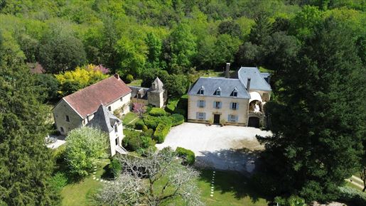 Maison 19 pièces 520 m² · à Sarlat-la-Canéda · 520 m² · 1 080 000 €