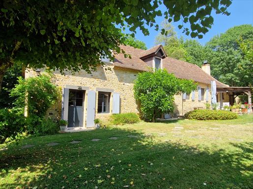 Maison 7 pièces 204 m² · à Le Bugue · 204 m² · 609 000 €
