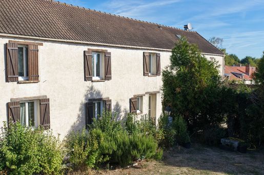 Maison 9 pièces 270 m² · à Saint-Cyprien · 270 m² · 825 000 €