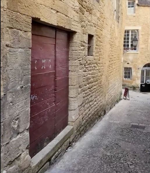 Local commercial 2 pièces 80 m² · à Sarlat-la-Canéda · 80 m² · 88 000 €