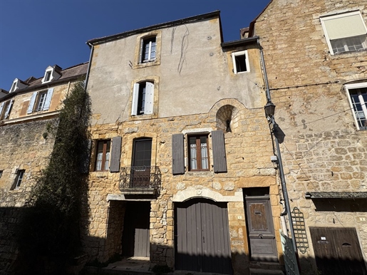 Local commercial 9 pièces 245 m² · à Saint-Cyprien · 245 m² · 318 000 €
