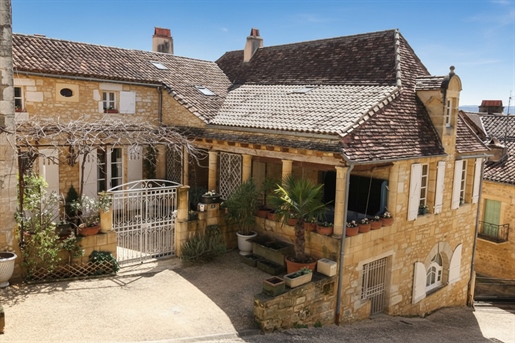 Maison 10 pièces 278 m² · à Saint-Cyprien · 278 m² · 399 900 €