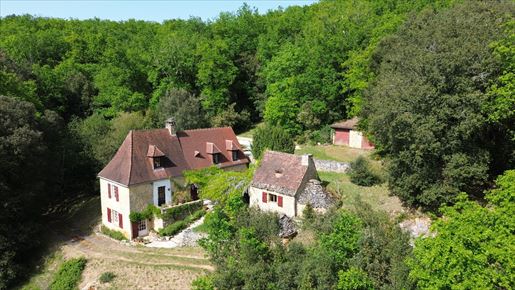 Maison 4 pièces 135 m² · à Saint-Cyprien · 135 m² · 360 400 €