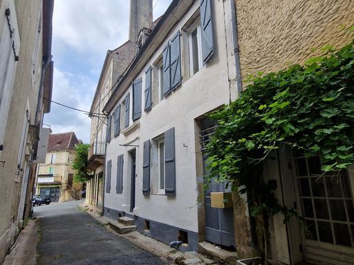 Maison 7 pièces 156 m² · à Le Bugue · 156 m² · 200 000 €