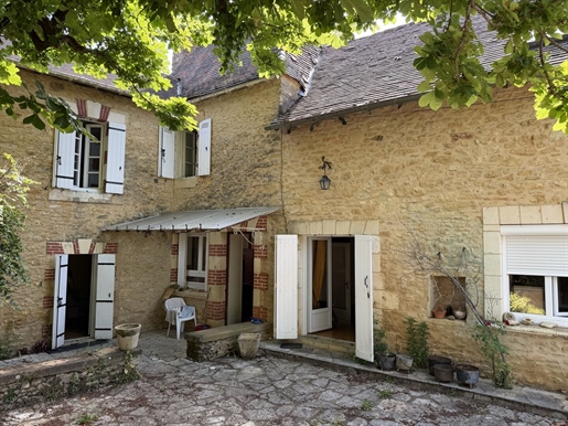 Maison 10 pièces 249 m² · à Saint-Cyprien · 249 m² · 192 600 €