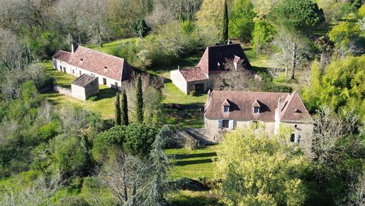 Maison 7 pièces 160 m² · à Saint-Cyprien · 160 m² · 455 800 €