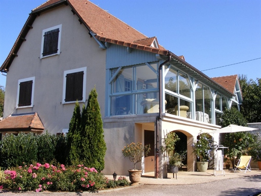 Maison 10 pièces 303 m² · à Gramat · 303 m² · 441 000 €