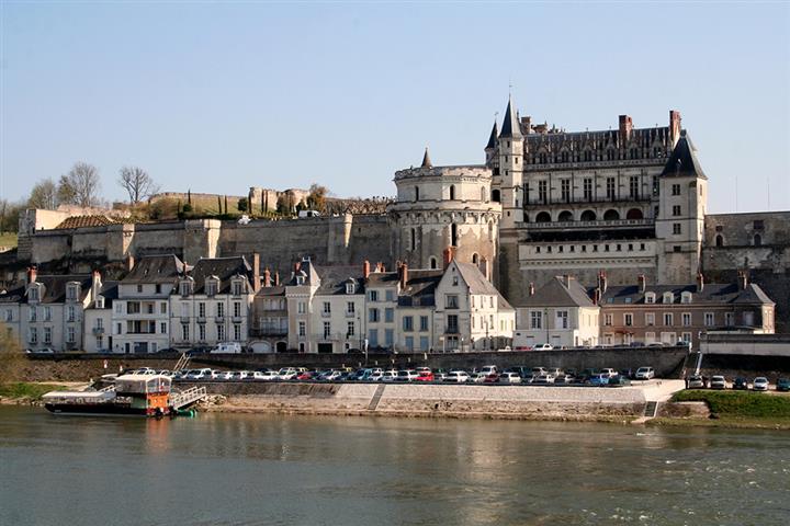 Riverbank at Amboise, Indre-et-Loire