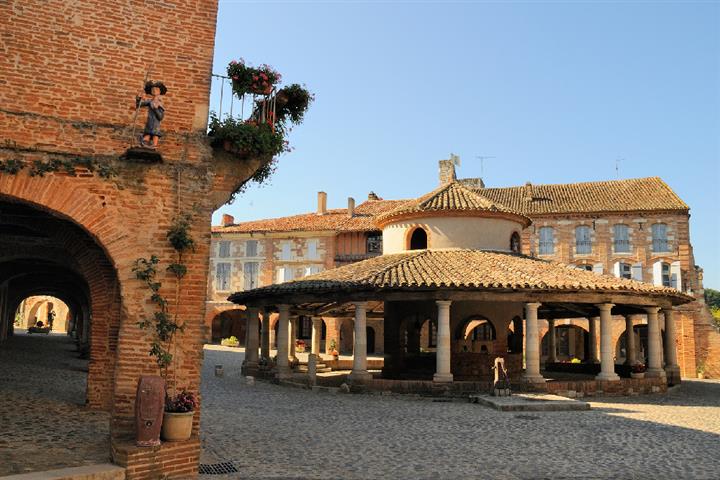 Place de la halle à Auvillar, Tarn-et-Garonne